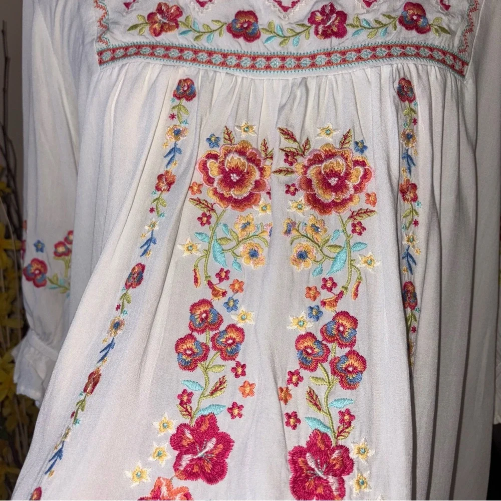 Savannah Jane Embroidered White Blouse NWOT - Picture 11 of 15